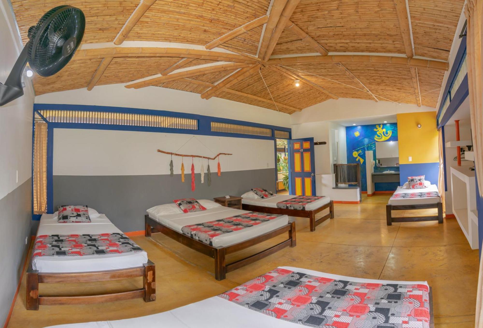 Hotel Campestre La Aldea Монтенегро Екстериор снимка