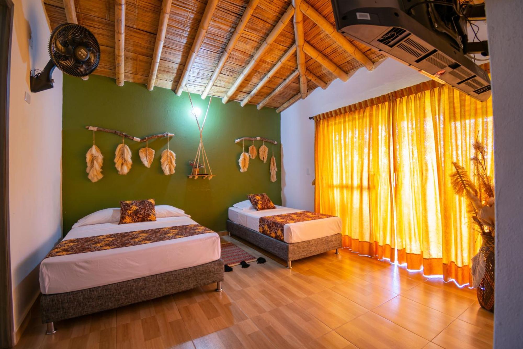 Hotel Campestre La Aldea Монтенегро Екстериор снимка