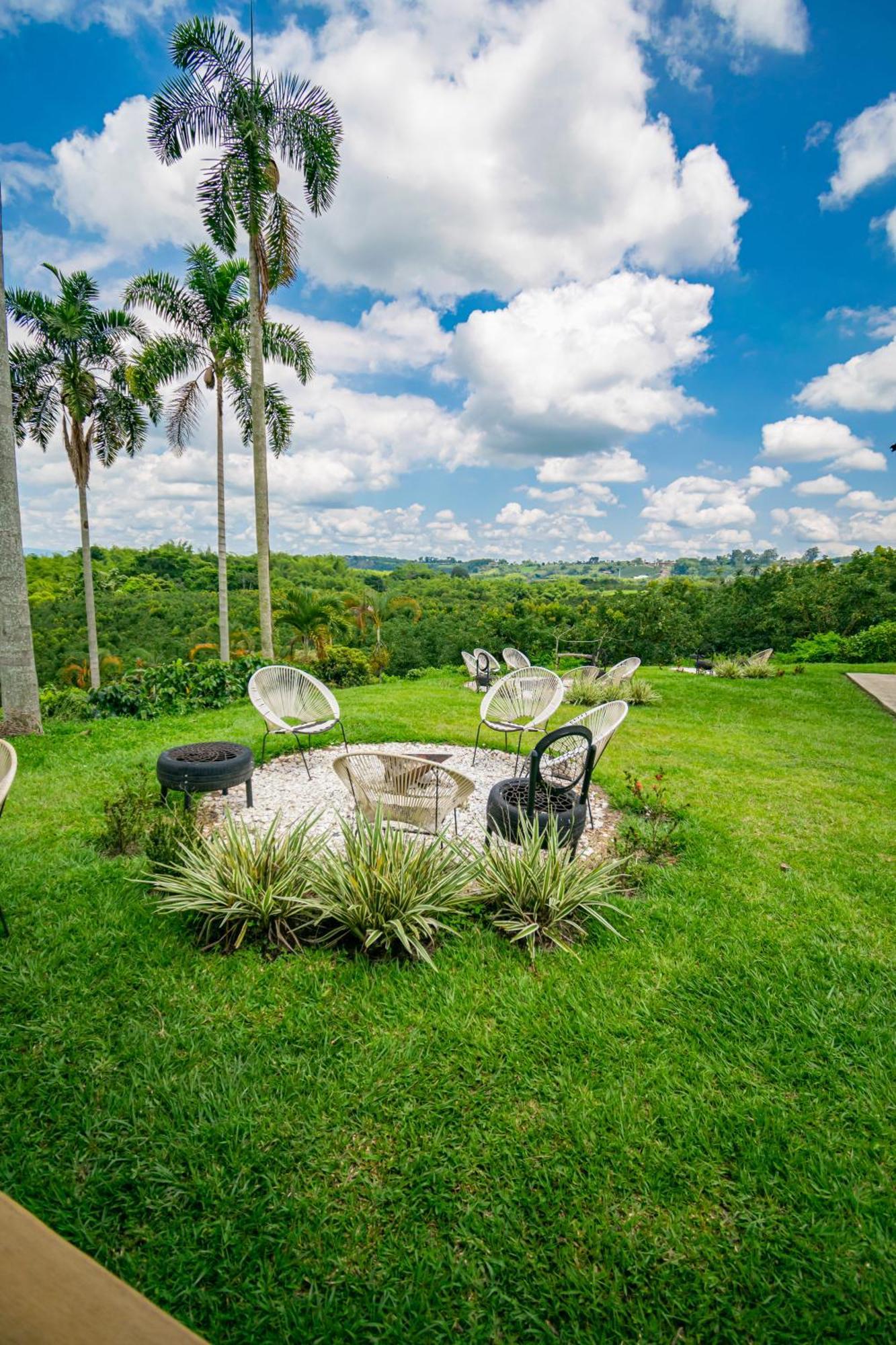 Hotel Campestre La Aldea Монтенегро Екстериор снимка